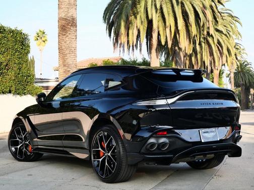 2025 Aston Martin DBX 707
