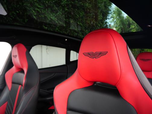 Onyx Black 2024 Aston Martin DBX 707