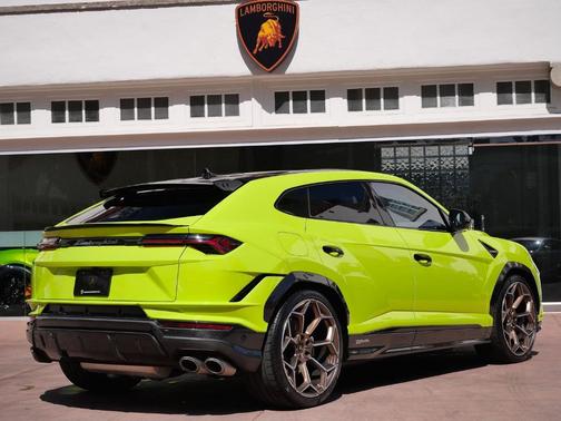Verde Scandal Metallic 2024 Lamborghini Urus Performante