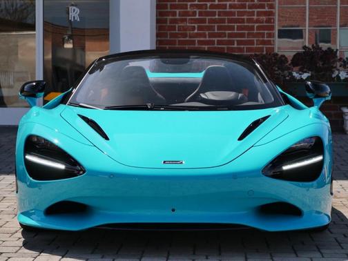 2024 McLaren 750S 