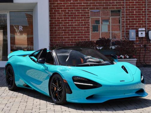 2024 McLaren 750S 