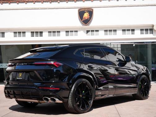 2024 Lamborghini Urus S