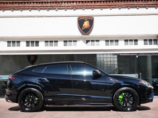 2024 Lamborghini Urus S