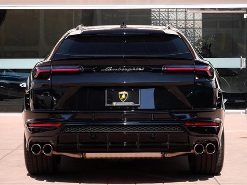 2024 Lamborghini Urus S