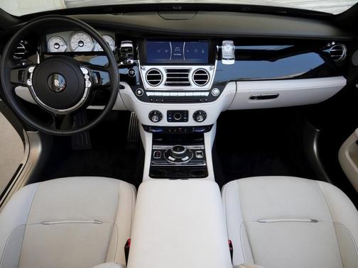 2019 Rolls-Royce Dawn Base