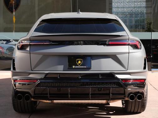 2024 Lamborghini Urus S