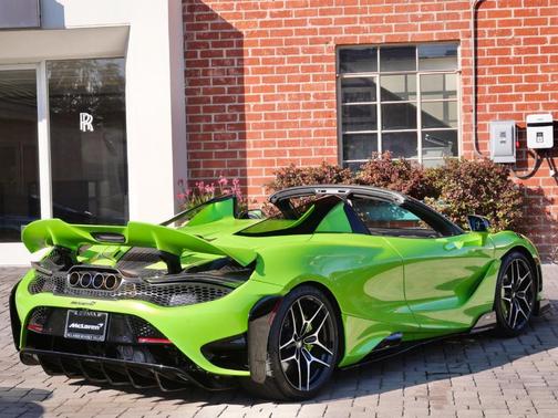 2022 McLaren 765LT 