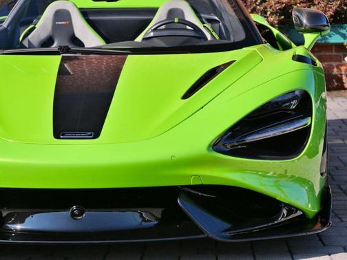 2022 McLaren 765LT Base