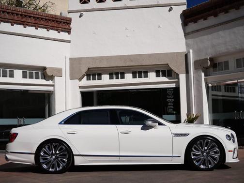 Glacier White 2026 Bentley Flying Spur MULLINER