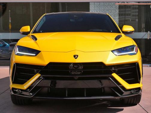 2023 Lamborghini Urus Performante
