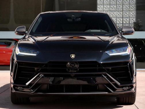 2024 Lamborghini Urus Performante
