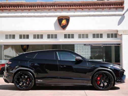2024 Lamborghini Urus Performante