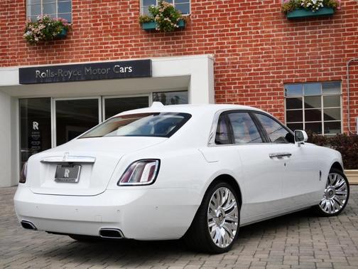 2025 Rolls-Royce Ghost 
