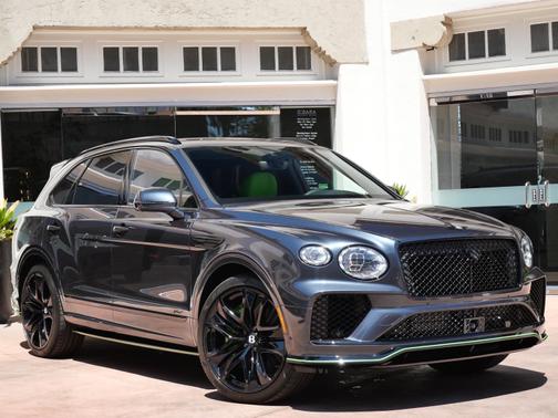 Light Onyx 2026 Bentley Bentayga Base