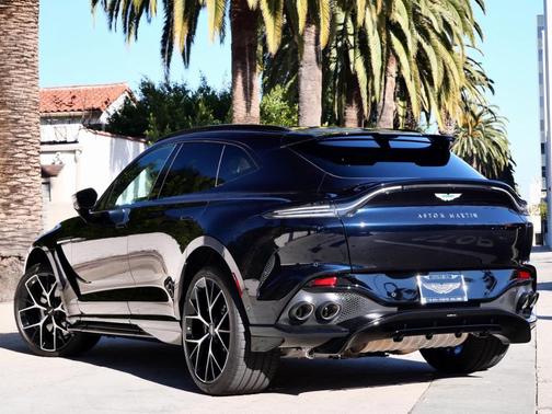 2025 Aston Martin DBX 707