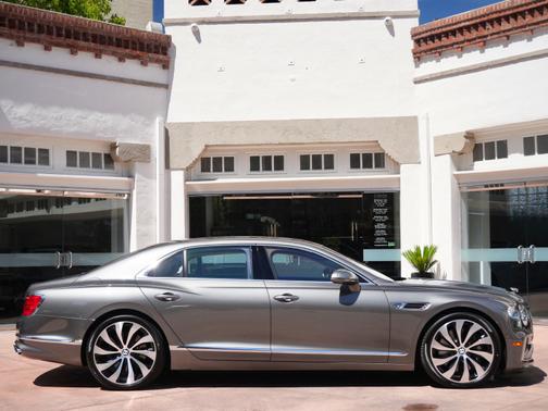 Granite 2026 Bentley Flying Spur V8