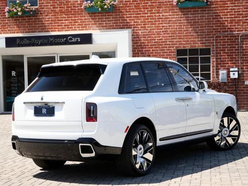 2025 Rolls-Royce Cullinan 