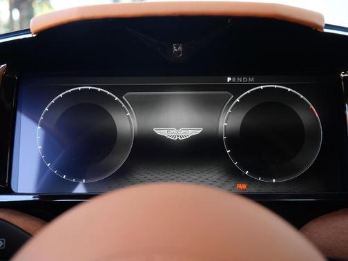 2025 Aston Martin Vantage 