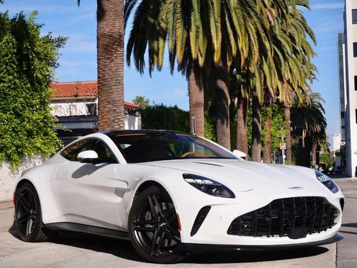 2025 Aston Martin Vantage 