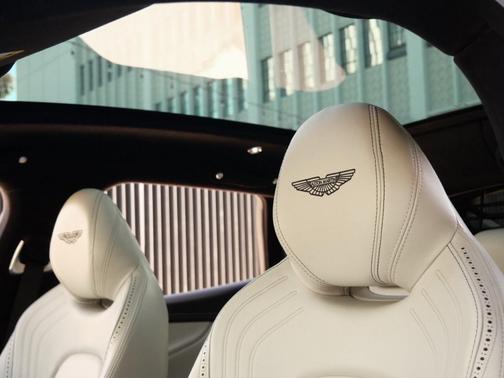 2021 Aston Martin DBX Base