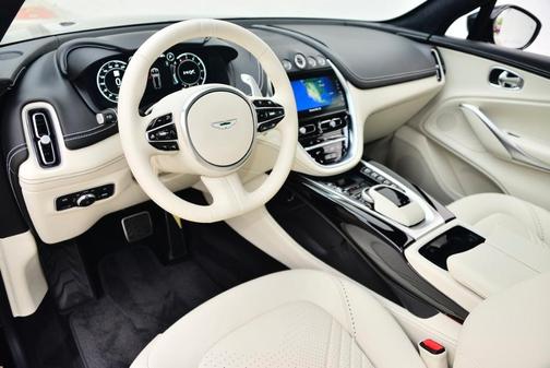 2021 Aston Martin DBX