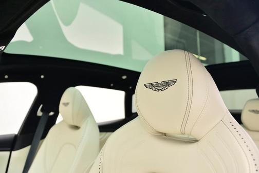 2021 Aston Martin DBX
