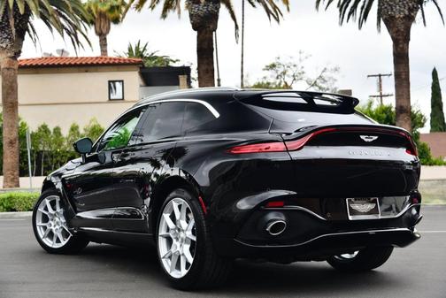 2021 Aston Martin DBX