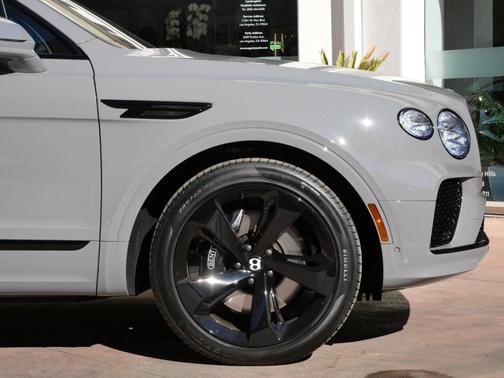 Cambrian Gray 2025 Bentley Bentayga V8