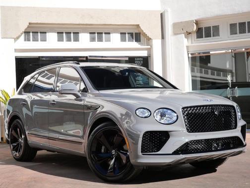 Cambrian Gray 2025 Bentley Bentayga V8