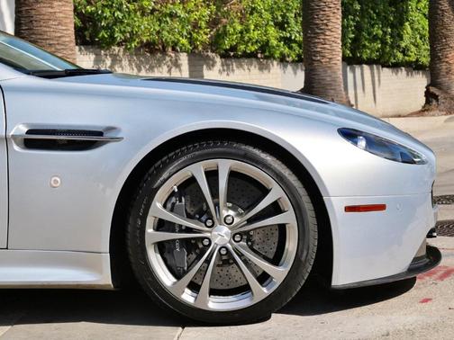 2017 Aston Martin V12 Vantage S 