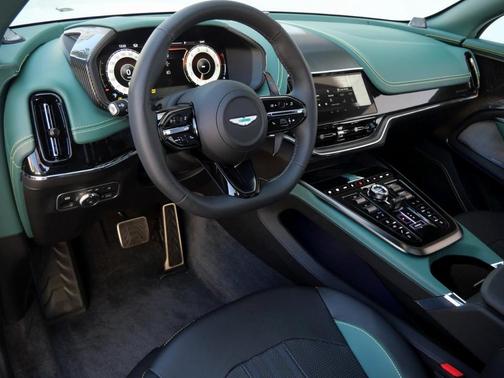 2025 Aston Martin DBX 707