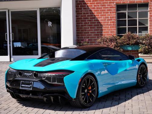 2023 McLaren Artura TechLux