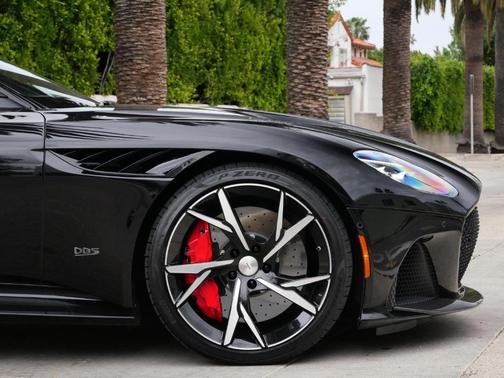 2019 Aston Martin DBS Superleggera