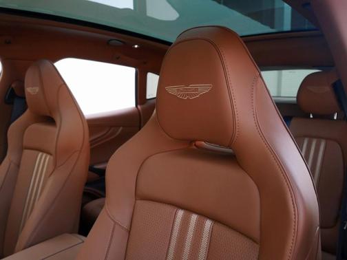 2025 Aston Martin DBX 707