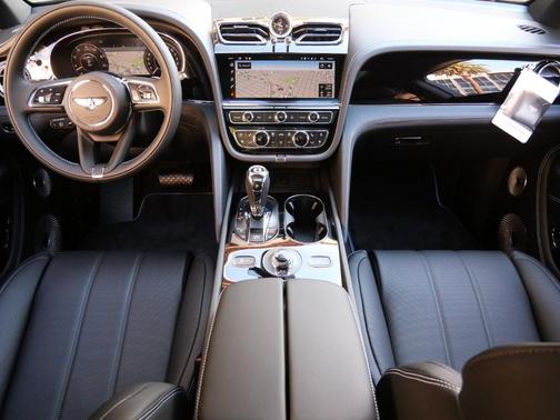 2025 Bentley Bentayga V8