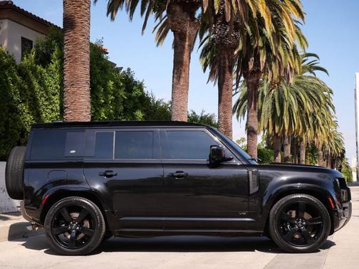 Santorini Black Metallic 2024 Land Rover Defender P525 V8