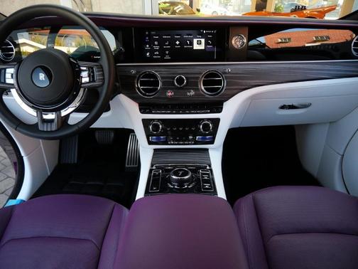 2024 Rolls-Royce Spectre 