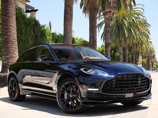 2025 Aston Martin DBX 707