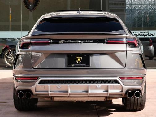 2021 Lamborghini Urus 