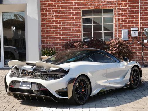2021 McLaren 765LT 