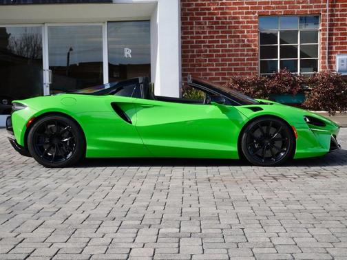 2025 McLaren Artura TechLux