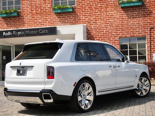 Arctic White 2026 Rolls-Royce Cullinan