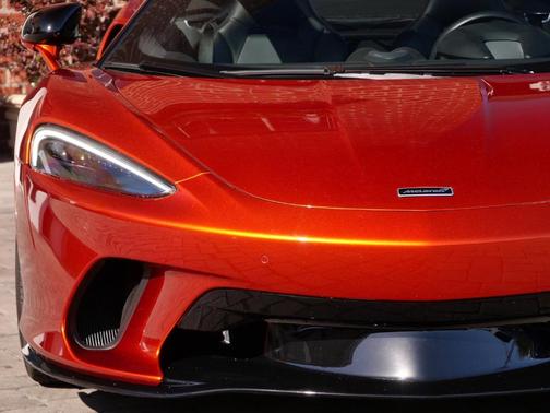 2023 McLaren GT Base