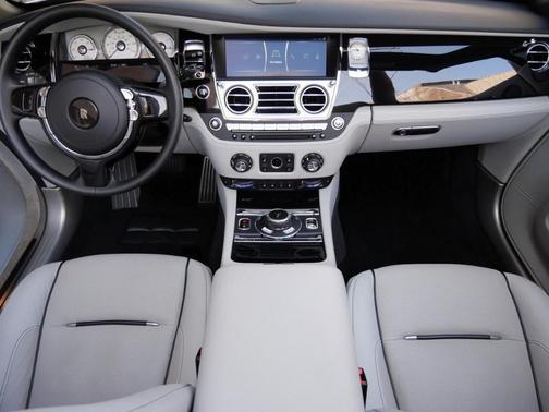 2019 Rolls-Royce Dawn Base