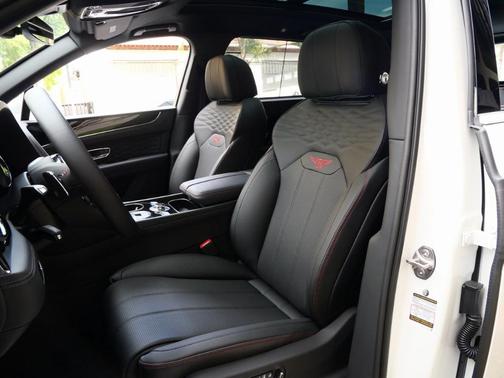 2024 Bentley Bentayga Azure
