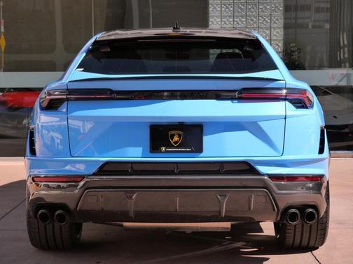 2024 Lamborghini Urus Performante