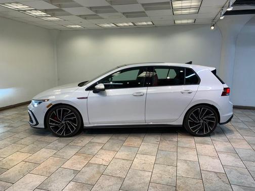 Opal White Pearl 2024 Volkswagen Golf GTI 2.0T S DSG