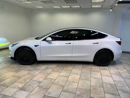 Pearl White Multi-Coat 2023 Tesla Model 3 Long Range