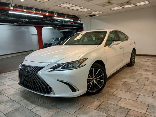 2023 Lexus ES 250 Base