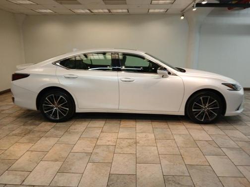 2023 Lexus ES 250 Base